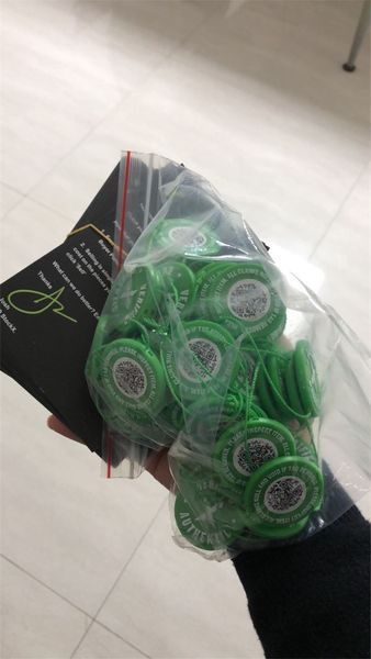 

2019 stockx og qr code sticker green circular tag plastic shoe buckle stockx verified x authentic green tag sale, White;pink