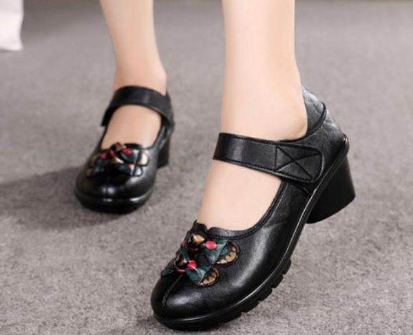 

2019 women's shoes in spring and autumn with new style middle heel coarse heel round head mother shoes#9798989, Black