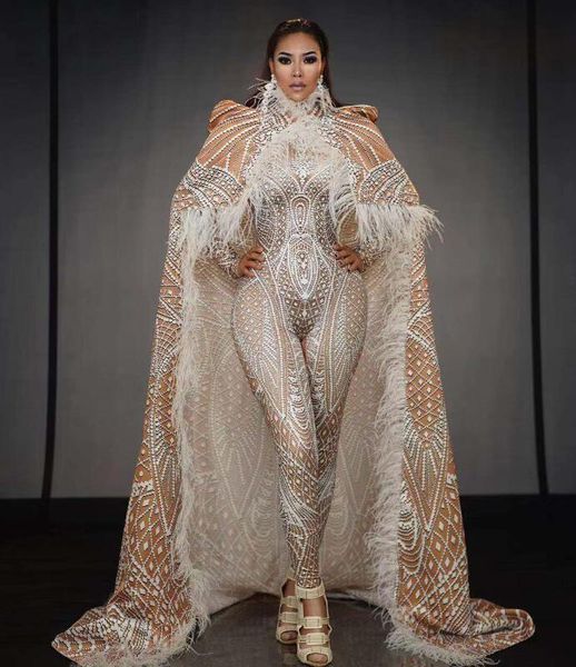 

белый ню печатных перо большой плащ комбинезон наряд день рождения праздновать длинный жакет набор пром танец певица показать наряд