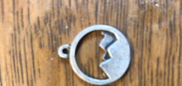 

dainty mountain charm, Silver
