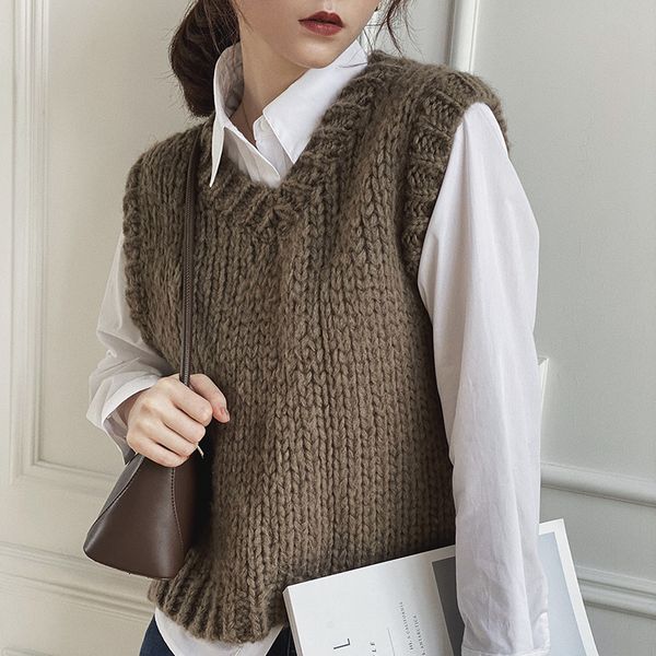 

new chen xiaoying jupiter sleeveless joker render v-neck female wear knitted vest vest outside the autumn and winter, Black;white