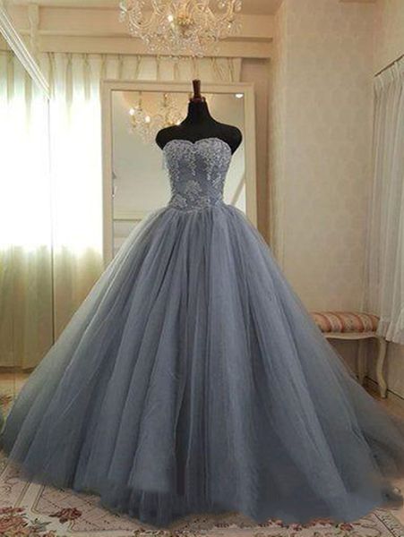 Abiti da sposa in tulle di pizzo grigio Sweetheart Court Train Non bianco Abito da sposa moderno Abiti da sposa Abito da sposa non tradizionale su misura