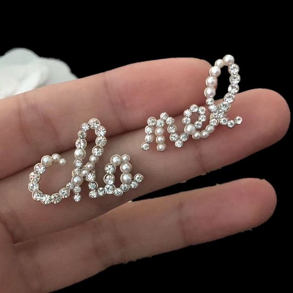

2020 Pearl С Кристалл моды C, A, H, C буква серьги стержня для женщин девушки дамы Vintage Punk Stamp