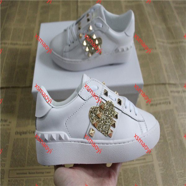 

valentino с сердцем высокое качество печати логотипа tonguecasual кроссовки размер 35-46 модные мужские женские роскошные дизайнерские туфли, Black