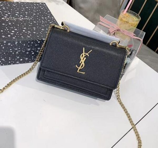 

Высококачественные мужчины и женщины носят кошельки, кошельки, открытки, наплечн