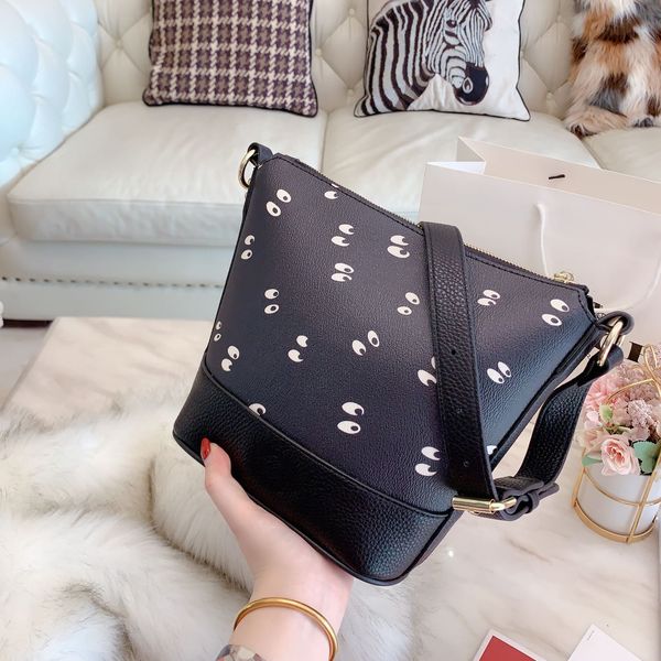 

classic fashion lady designer shoulder bag womens brand handbag girl girlish luxury crossbody simple bucket bag eyes casual b105785z
