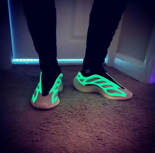 

топ качество 700 v3 luminous серый кроссовки kanye west hot ins 3m og top quility модельер athoetic sneaker size40-45, White;red