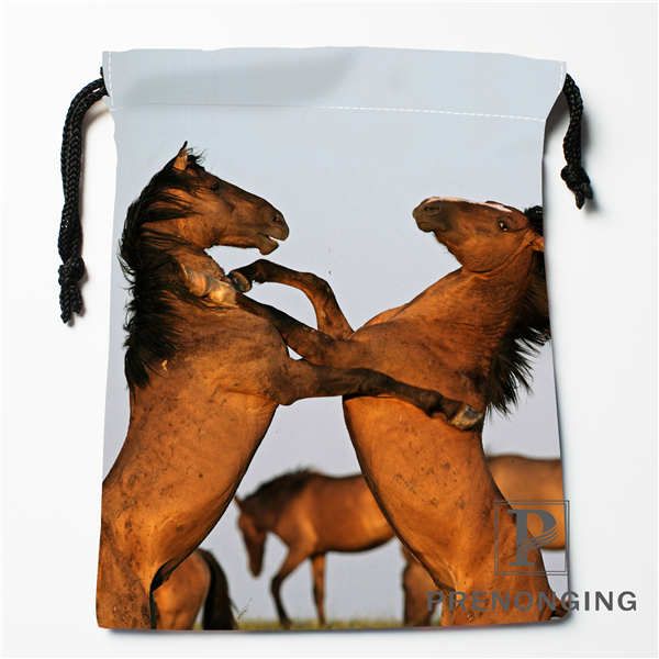 

пользовательские лошади животных мешки drawstring печати мода путешествия хранения мини мешок плавать пешеходные игрушка сумка размер 18x22c