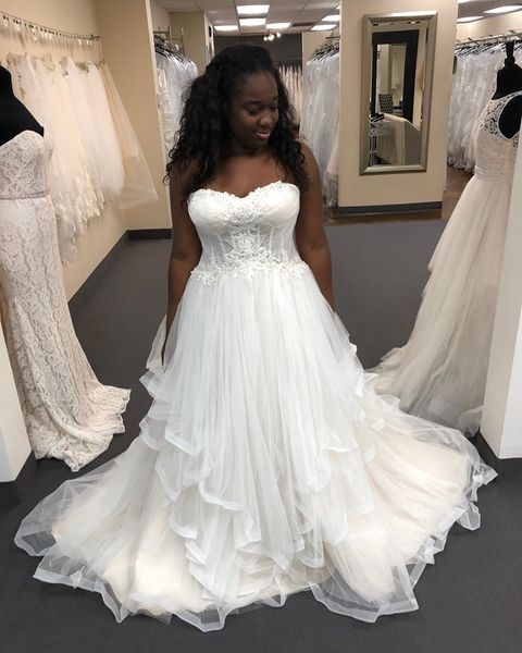 

plus size african wedding dresses 2019 selling new court train lace a-line sweetheart ruffled tulle bridal gowns vestidos de noiva w730, White