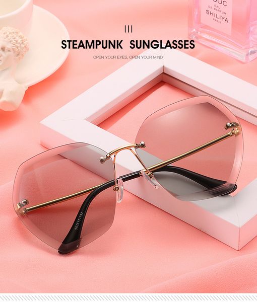 

2020 european and american trend sunglasses ladies big frame sunglasses fashion personality cut edge gradient korean version of marine glass, White;black