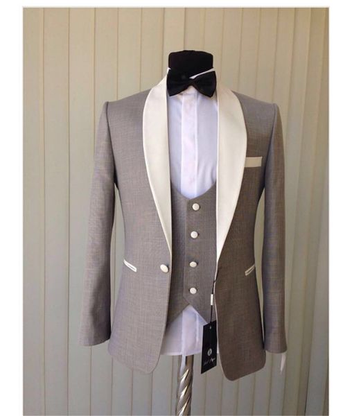 Популярные Groomsmen шаль Белый нагрудные Groom Tuxedos Светло-серый Мужские костюмы Свадебные / Пром / Dinner Best Man Blazer (куртка + штаны + Tie + Vest) K56