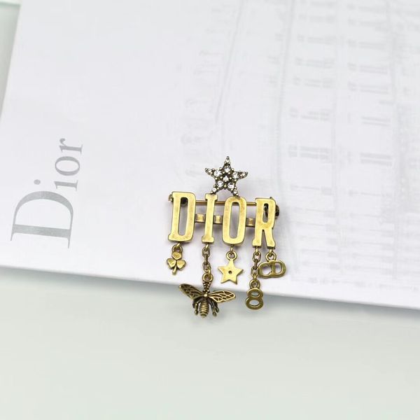 

Дизайнер D Брошь 2019 Новый роскошный ювелирный дизайнер Модные аксессуары Бесплат