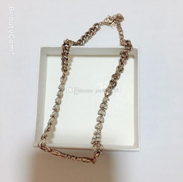 

новая мода d ожерелье металлические буквы ожерелье с подарочной коробкой,для дам коллекция роскошный дизайн блокировки цепи ювелирные издели, Silver