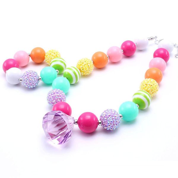 Collana robusta multicolore di moda Set di braccialetti Perline di fiori bianchi di moda Set di gioielli con collana di perline robuste di gomma da masticare per bambini