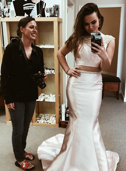 

romantic pearls designer prom dresses long mermaid jewel sheer neck cap short sleeves two pieces satin bling sequin evening formal gown, Black