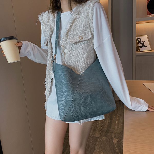 

high capacity crocodile pattern pu leather bucket shoulder bags for women 2019 composite crossbody messenger bag lady handbags
