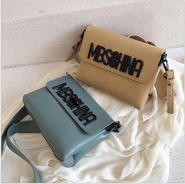 

on the new bag female 2020 new foreign style wild shoulder bag fashion simple retro messenger small square