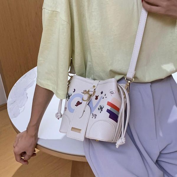 

retro quality leather small bucket bag for women girls new fashion handbag cute printing shoulder crossbody bag chic tote purse