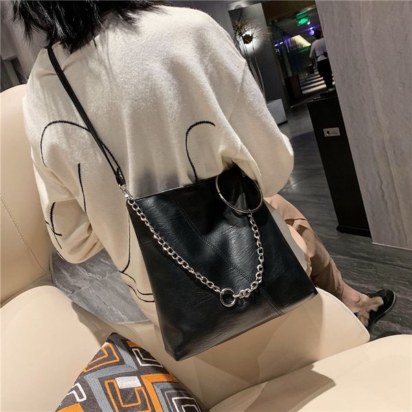 

high-end bag spring and summer large-capacity shoulder bag female 2020 new tide fashion messenger wild tote