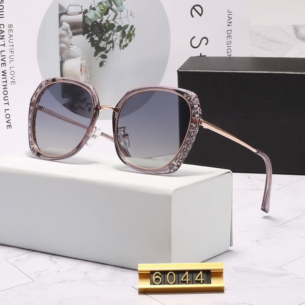 

sunglasses -2019 new ladies wave line fashionable polarizing sunglasses model 86044 four-color selection, White;black