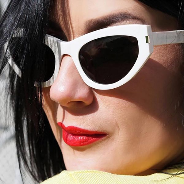 

2019 new cat eye sun glasses fashion luxury personality women sunglasses vintage brand designer nail glasses beach sun shade, White;black