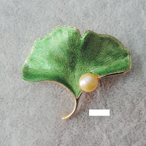 

100% nature fresh-water pearl brooch -very fashion leaf brooch, Gray