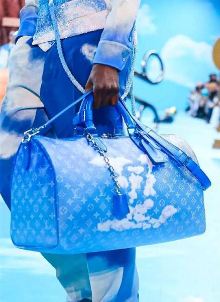 

вокое каево небо облака нађѬална кожа дизайнеѬка ђмка доѬожна ђмка