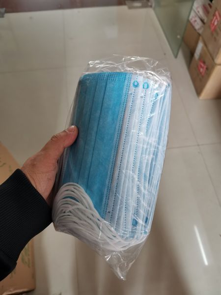 

одноразовые защитные маски для мужчин и женщин 50 масок в коробке, антипенные, пылезащитные и дышащие, теперь поставляются