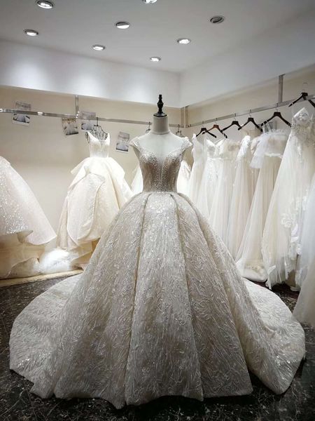 

dubai luxury a line wedding dress 2020 sweetheart neck cap sleeve sleeveless applique tulle sequin beading illusion lace-up bride gowns, White