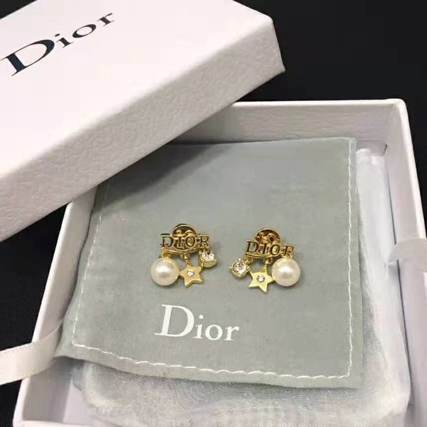 

Новый роскошный Stud женщины жемчужные серьги Классический письмо Ушные мужчин серьги Золото Серебро ювелирных аксессуаров высокого качества моды подарок для девочек