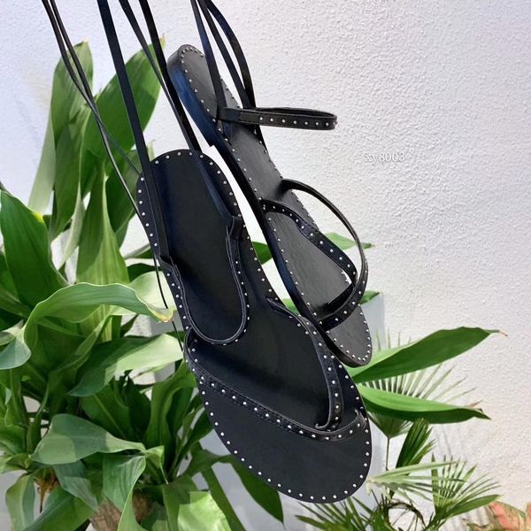 

2019 women's summer rivet binding sandals, stylish and elegant comfortable flat flip-flops, Black