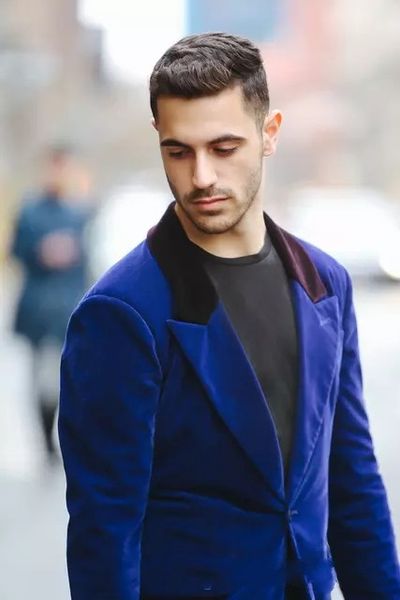 Nova marca Royal Blue Velvet Noivo Smoking Pico Lapela Groomsman Casamento 2 Peça Terno Moda Masculina Prom Blazer Jacket (Jacket + Pants + Tie) 95