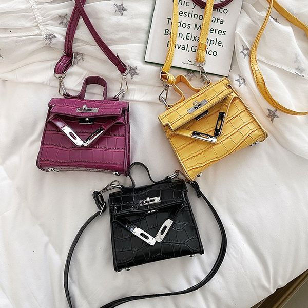 

new small bag 2020 new tide net red messenger bag female all-match ins summer popular korean retro small square