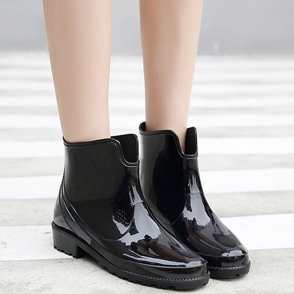 

lip rubber pvc overshoes waterproof low canister light rain shoes, Black;red