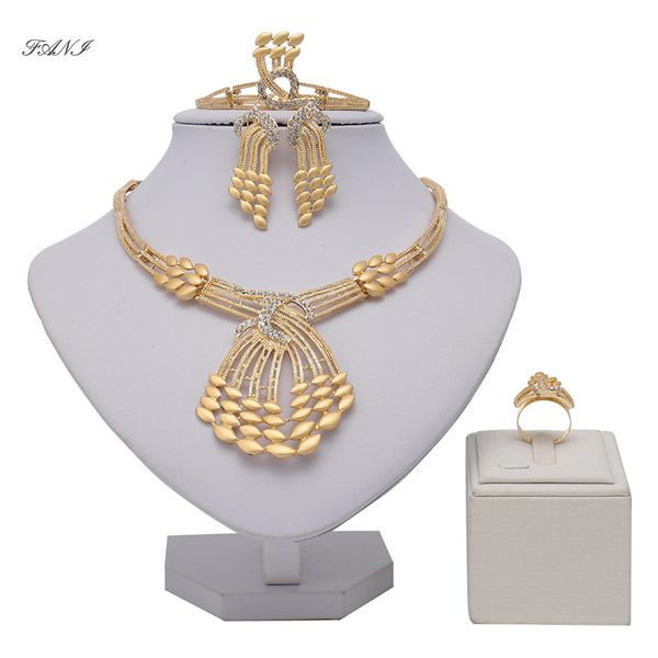 

fani 2019 exquisite dubai gold bridal jewelry set nigerian woman wedding jewelry set brand fashion african beads, Silver