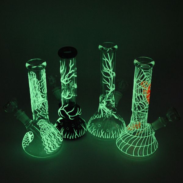 Commercio all'ingrosso Glow In The Dark Glass Water Bong 4 Arms Tree Percolator Bong Recycler Dab Rig UV Bong Downstem diffuso con ciotola di vetro