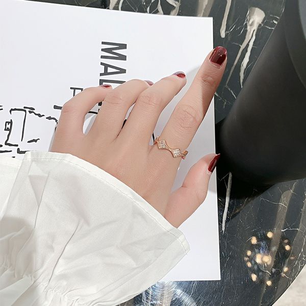 

кѬива пѬоой Ѭазомкнђое коло женкой линои волна ѬегђлиѬђемй ђказаел, Silver