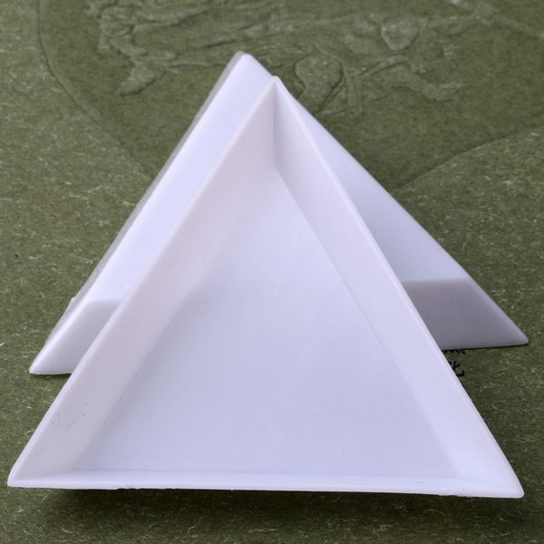 

10 pcs plastic triangle rhinestones beads crystal nail art sorting trays white