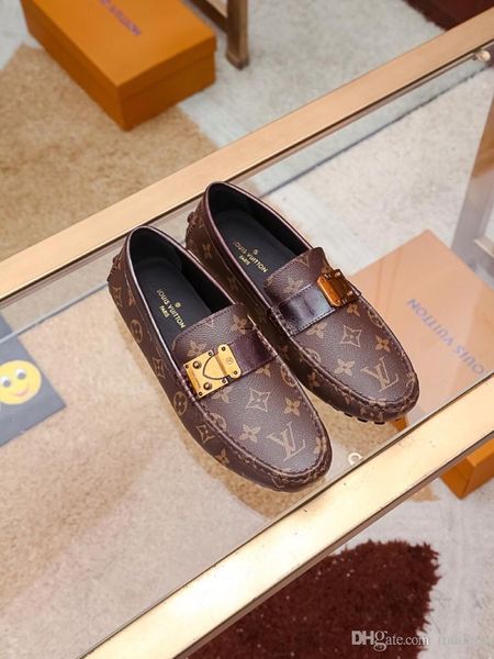 

19fw brands luxury slip on casual men loafers spring and autumn man shoes leather men's flat shoes metal buckle tassels driving shoes, Black