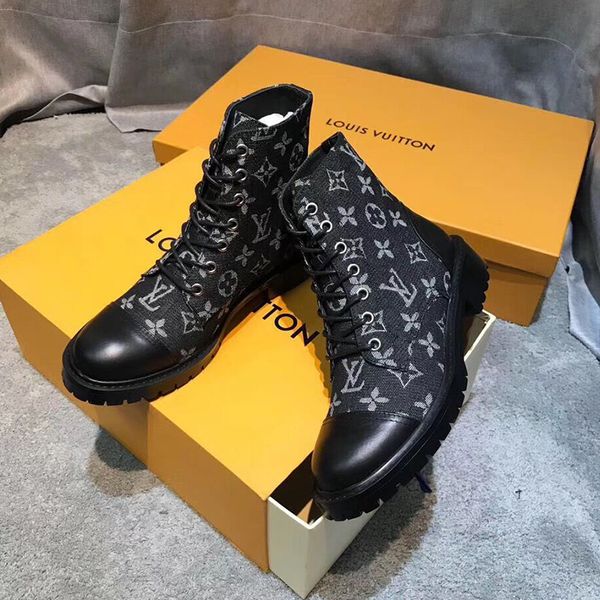 

2019 personality european and american autumn and winter fashion leather martin boots with round head short female knight boots thick bottom, Black