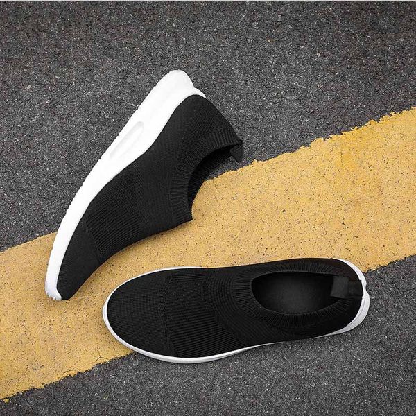 

2020 causal shoes all white black comfortable designer shoes black white fly outdoor jogging walking sneakers sports shoes