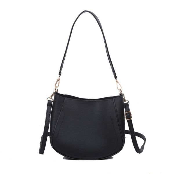 

solid color retro messenger bag female 2020 spring and summer new wave wild shoulder bag fashion atmospheric crescent