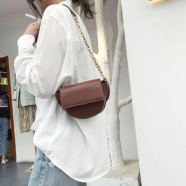 

2020 new ladies shoulder bag fashion foreign style messenger bag solid color large capacity saddle mobile phone