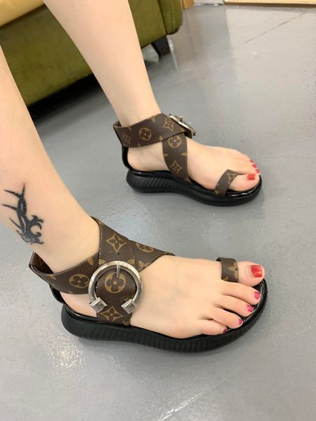 

Women Designer Sandals 100% real Leather Slippers flip flops Metal chains Summer slipper style shoes for women 34-40 01