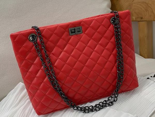 

Designer Shoulder Bag Decoration Lock Diamond Shape Female Bag 2020 New Chain Large Capacity Bag
