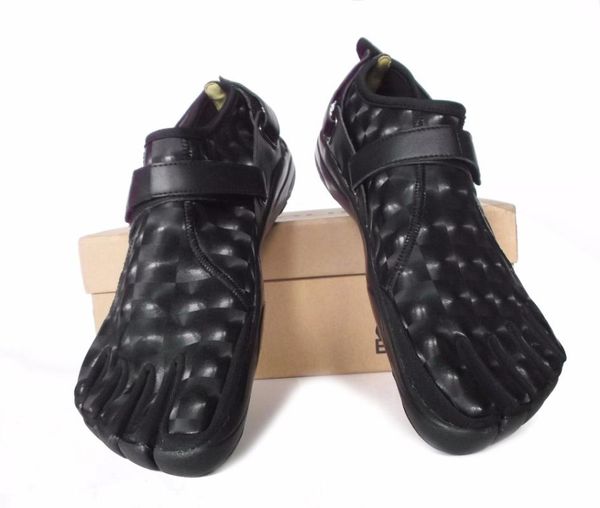 

2019 outdoor mens black five fingers aqua shoes 5 toes upstream shoes quick-drying lightweight breathable walking water 45