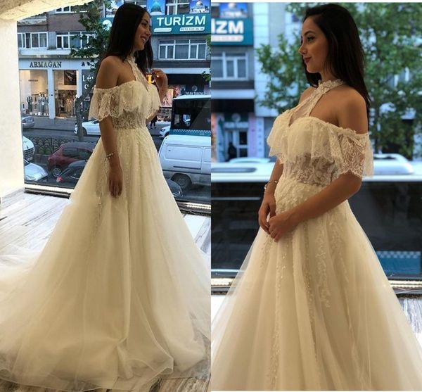 Strandhochzeitskleider Günstige Neckholder Schulterfrei Tüllrock Spitzenhochzeitskleid Böhmische Sommerbrautkleider Applikationen Pailletten Vestidos