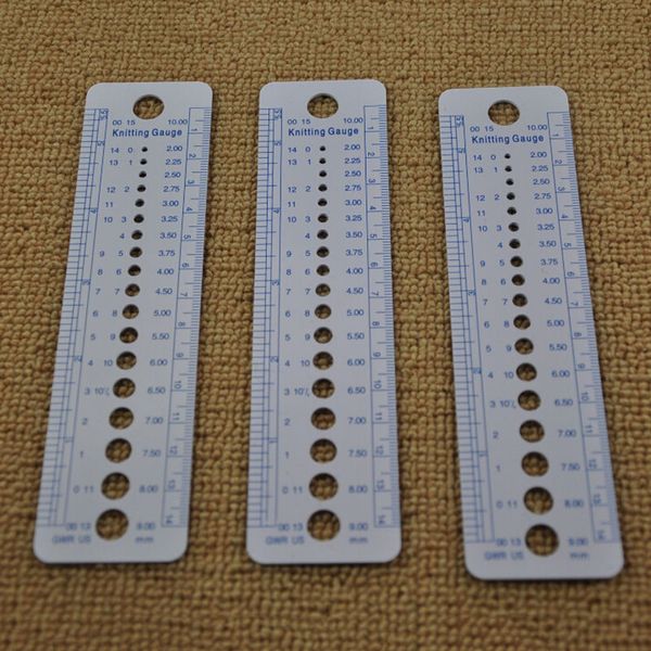 2019 New Plastic Knitting Needle Gauge Inch Cm Ruler Tool Us Uk Canada Sizes 16 X 4 Cm Costura Sewing Accessories Tools From Weskit 38 9