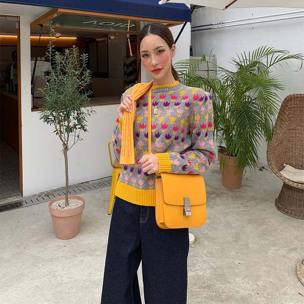 

2020 новый цветок стиля напечатанного 0-образный вырез вязаного свитера сладкого свитера мода зимних топов для женщин, White;black