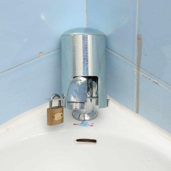 

1 set iron lockable tap protective cover outdoors garden against theft safe home improvement kitchen faucet accessories